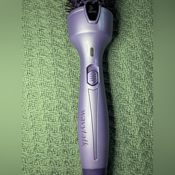 💜LIKE NEW WAVYTALK HOT BRUSH💜 - Picture 3 of 4